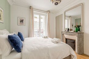 Edgar Suites Spacious Apartment Martyrs