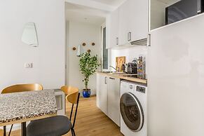 Edgar Suites Spacious Apartment Martyrs