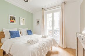 Edgar Suites Spacious Apartment Martyrs