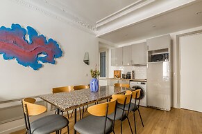 Edgar Suites Spacious Apartment Martyrs