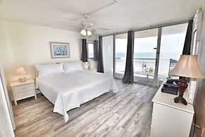 0301 Waters Edge Resort 3 Bedroom Condo by RedAwning