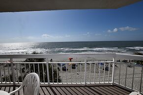 0301 Waters Edge Resort 3 Bedroom Condo by RedAwning