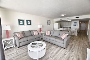 0301 Waters Edge Resort 3 Bedroom Condo by RedAwning