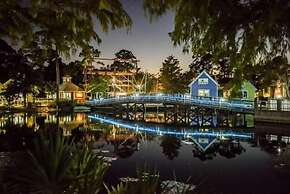 1345 Laurel Grove 3 Bedroom Home by RedAwning