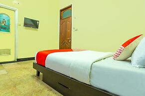 OYO 2848 Senaz Guesthouse