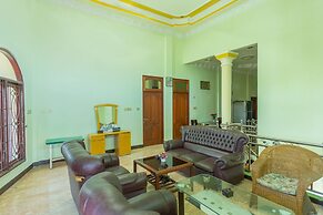 OYO 2848 Senaz Guesthouse