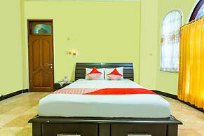 OYO 2848 Senaz Guesthouse