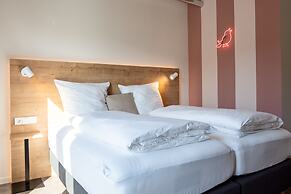 coucou Hotel