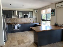 Euneva Court Townhouses - Bentley Place