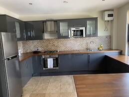 Euneva Court Townhouses - Bentley Place