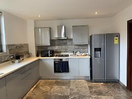 Euneva Court Townhouses - Bentley Place