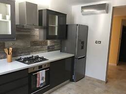 Euneva Court Townhouses - Bentley Place