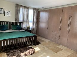 Euneva Court Townhouses - Bentley Place