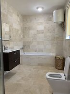 Euneva Court Townhouses - Bentley Place