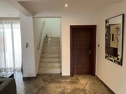 Euneva Court Townhouses - Bentley Place