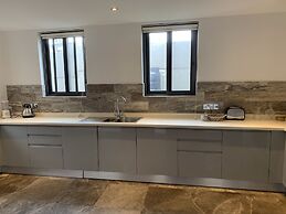 Euneva Court Townhouses - Bentley Place