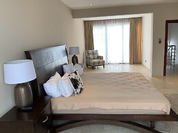 Euneva Court Townhouses - Bentley Place