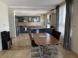 Euneva Court Townhouses - Bentley Place