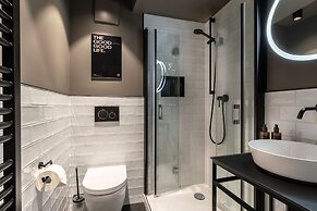 THE ADAMS- Self Check in Hotel