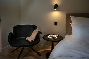 THE ADAMS- Self Check in Hotel