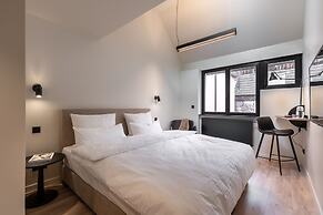 THE ADAMS- Self Check in Hotel