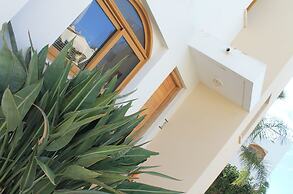 Seafront Villa With Private Pool