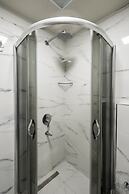 Golden World Suite Hotel