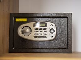 Golden World Suite Hotel