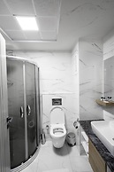 Golden World Suite Hotel