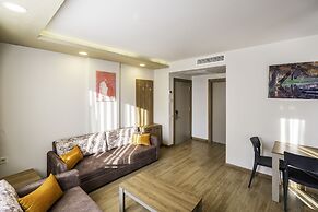 Golden World Suite Hotel