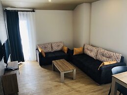 Golden World Suite Hotel