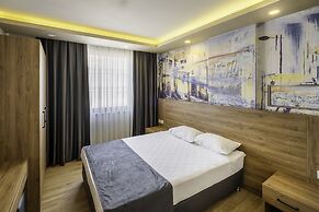 Golden World Suite Hotel