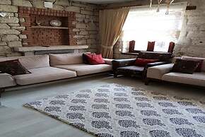 CE018 by Villaofsummer