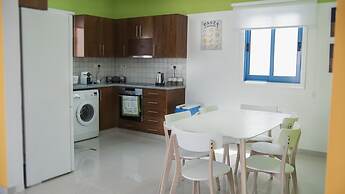 Anatoli 3BR Holiday Home Near the Beach