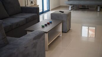 Anatoli 3BR Holiday Home Near the Beach