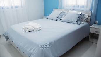 Anatoli 3BR Holiday Home Near the Beach