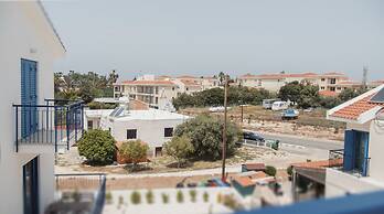 Anatoli 3BR Holiday Home Near the Beach