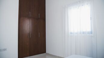 Anatoli 3BR Holiday Home Near the Beach