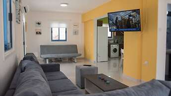 Anatoli 3BR Holiday Home Near the Beach