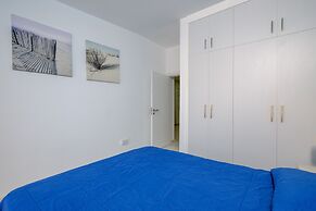 Anonymous - 2BR - 2Floors - Central