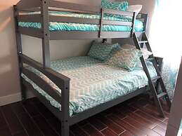 Parsley · New! Luxury, Near Disney & Universal. Sleep 9