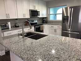 Parsley · New! Luxury, Near Disney & Universal. Sleep 9