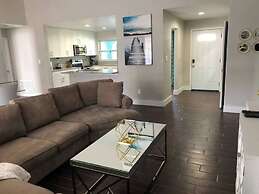 Parsley · New! Luxury, Near Disney & Universal. Sleep 9