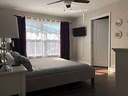 Parsley · New! Luxury, Near Disney & Universal. Sleep 9