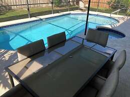 Parsley · New! Luxury, Near Disney & Universal. Sleep 9