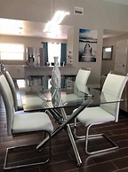 Parsley · New! Luxury, Near Disney & Universal. Sleep 9