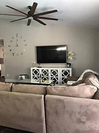 Parsley · New! Luxury, Near Disney & Universal. Sleep 9