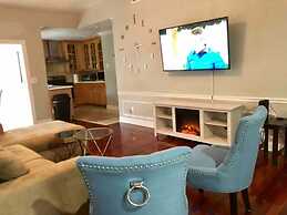 6151 Sandcrest · Next to Universal. Pool Sleep 9. Walk to Park