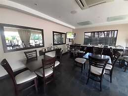 Flying Falcon Guesthouse