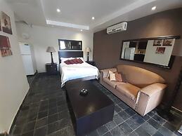 Flying Falcon Guesthouse